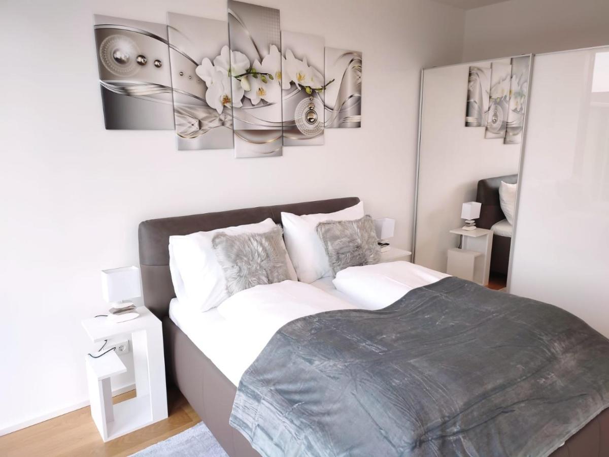 Panorama Apartment Vienna - Free Parking, Sauna & Fitness Eksteriør billede