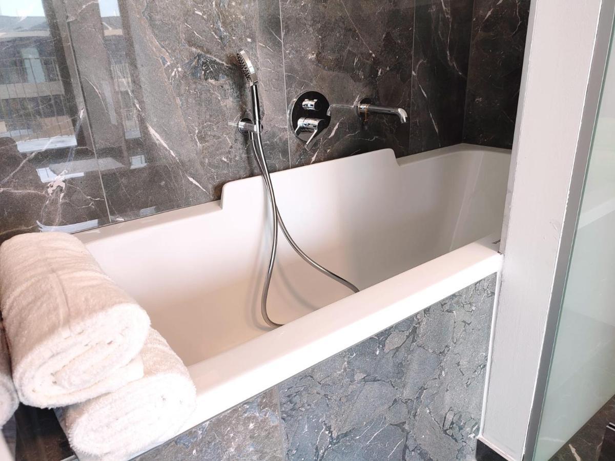 Panorama Apartment Vienna - Free Parking, Sauna & Fitness Eksteriør billede